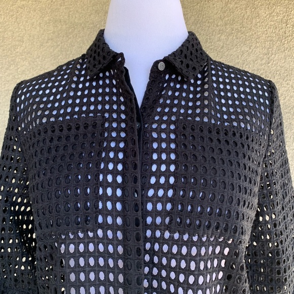 🔥5/$20🔥 DKNYC” Black Eyelet Camp Shirt - Picture 5 of 8